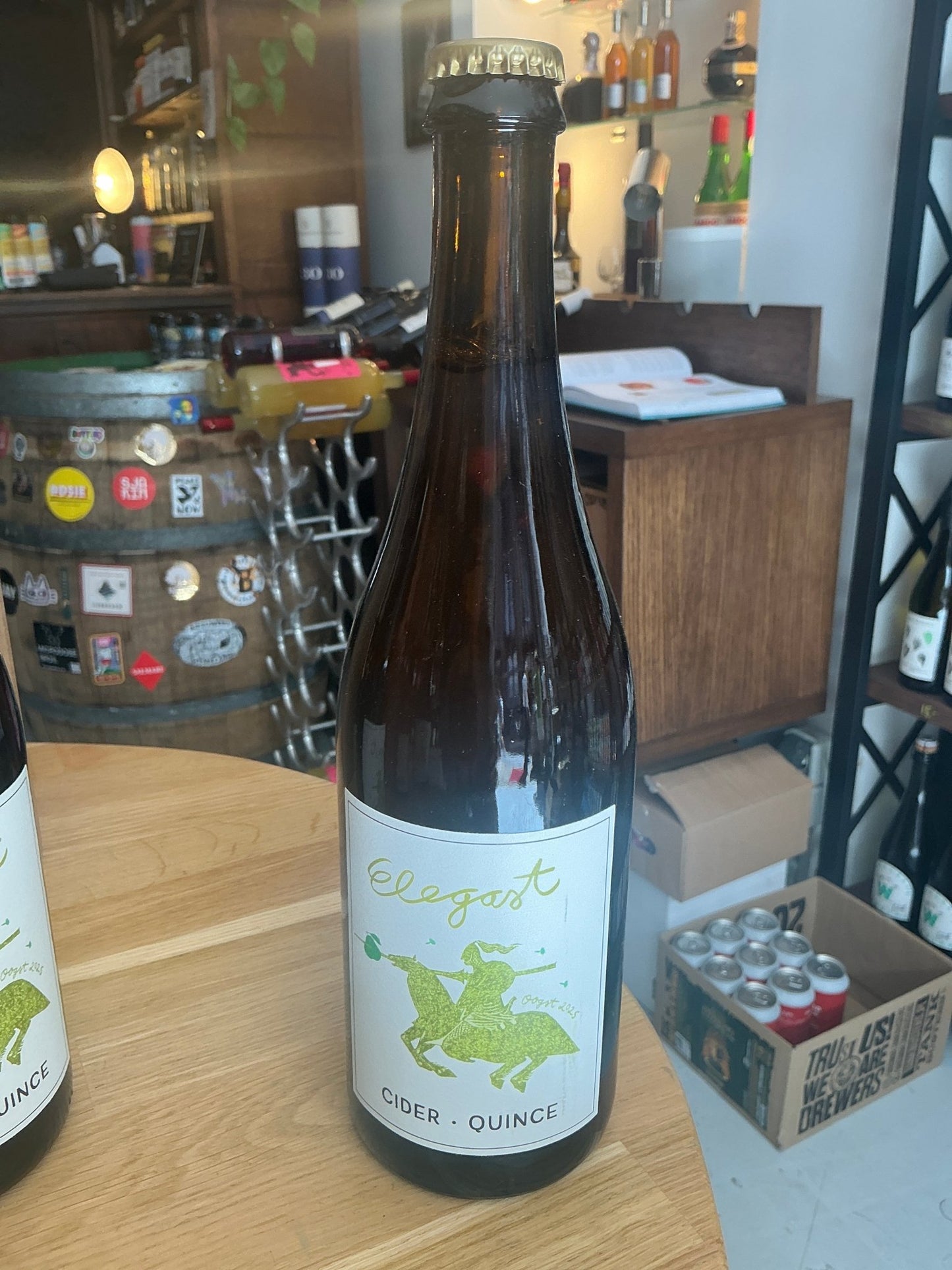 Elegast Quince Cider 75cl bottle – 6.5% Dutch craft cider made from quinces from Hotel Karel V Utrecht, perfect for sharing