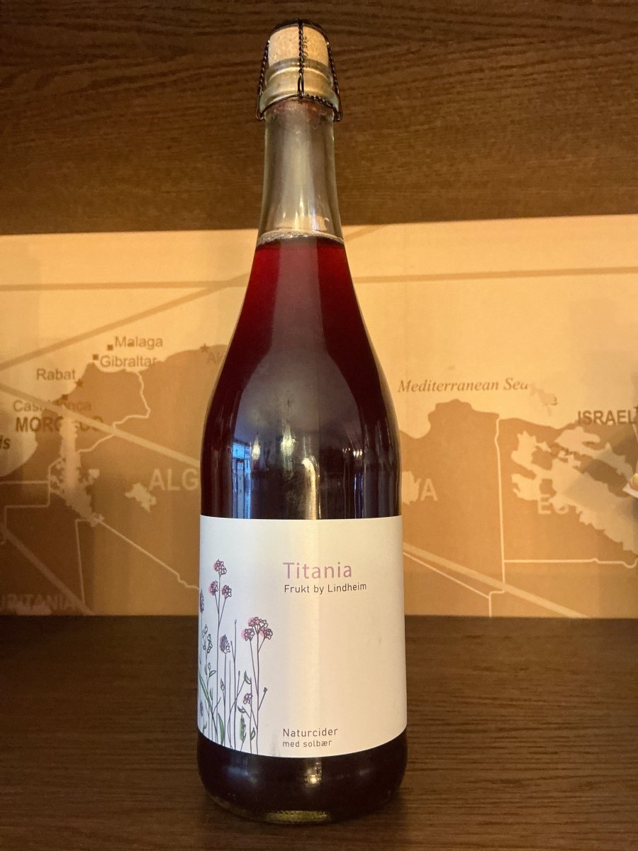 Lindheim Titania apple and blackcurrant cider 75cl bottle, 6% ABV