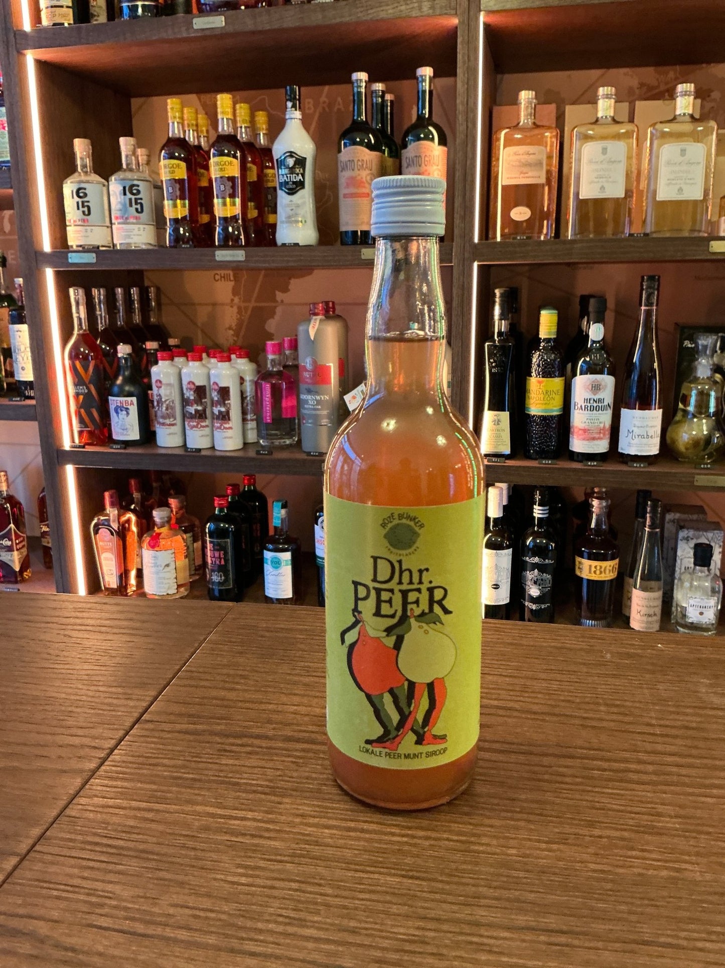 Roze Bunker Dhr. Peer artisanal Dutch liqueur bottle with spiced botanical infusion, premium small batch display.