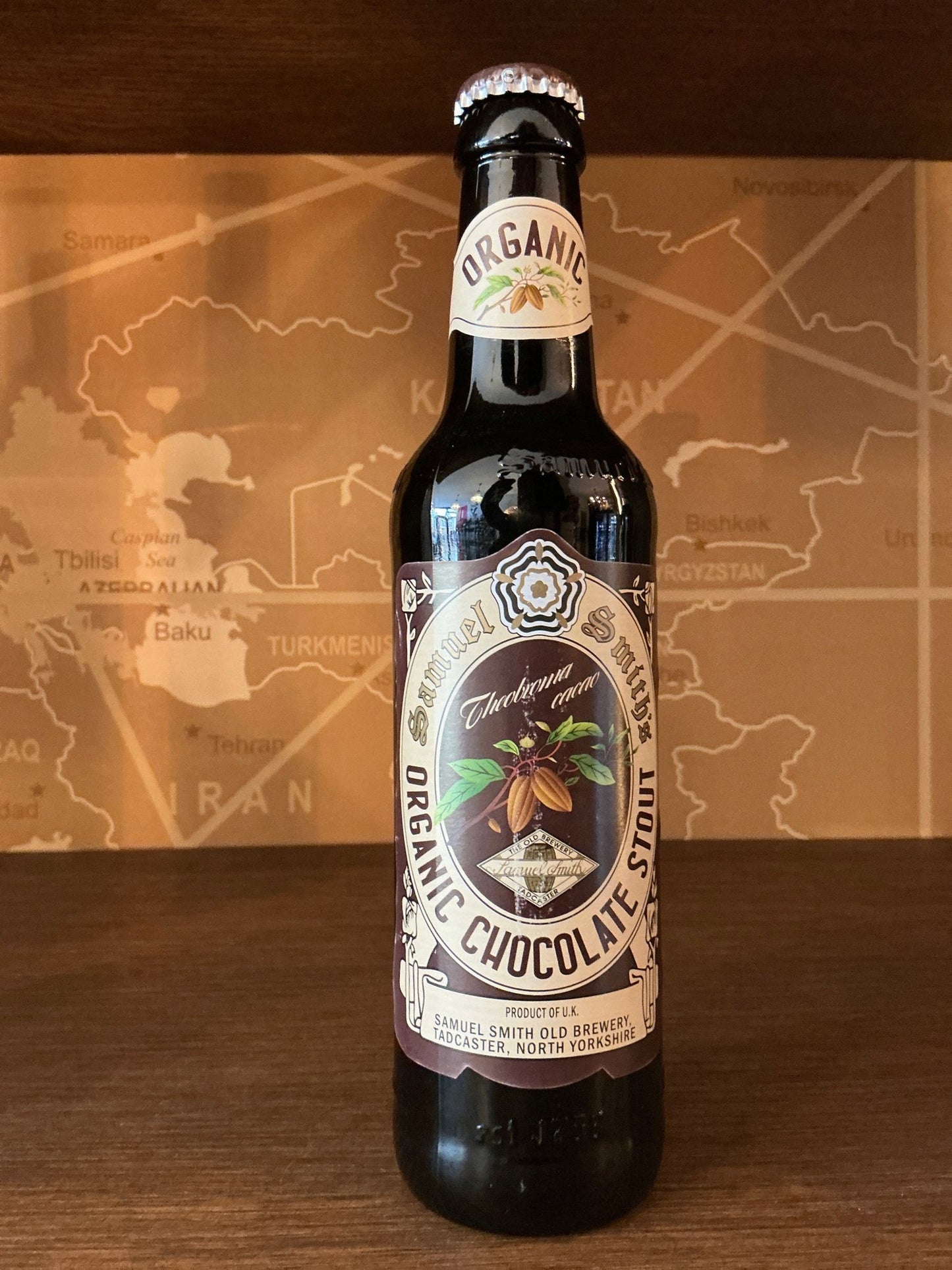 Samuel Smith Organic Chocolate Porter premium craft stout with artisanal Dutch design and limited edition label.