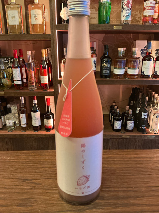 Miyakanbai Strawberry Sake