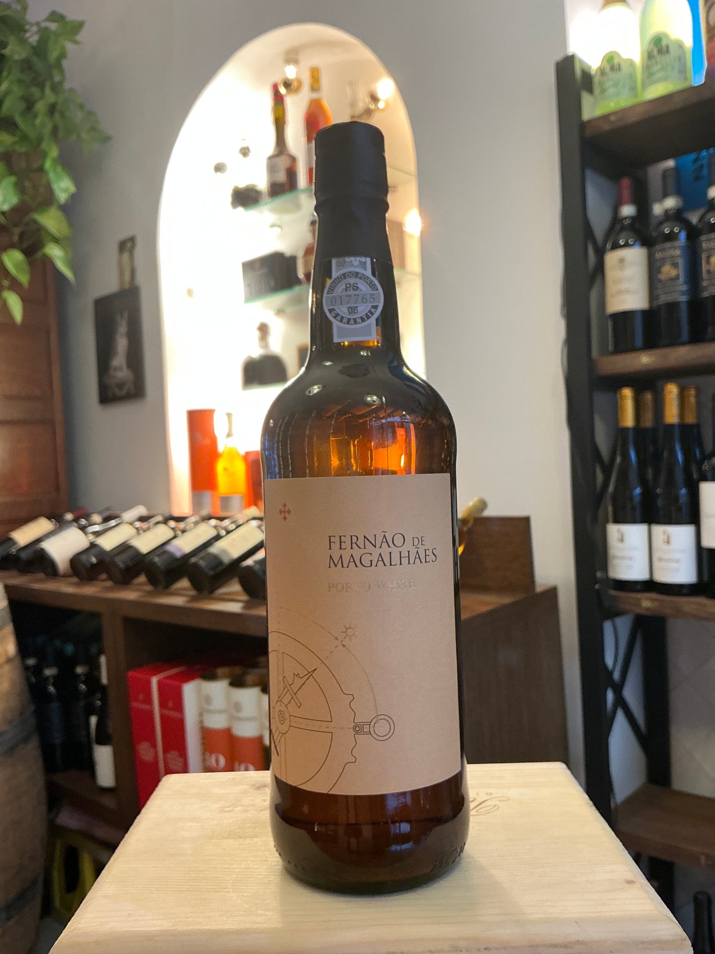 Fernão de Magalhães | Port White