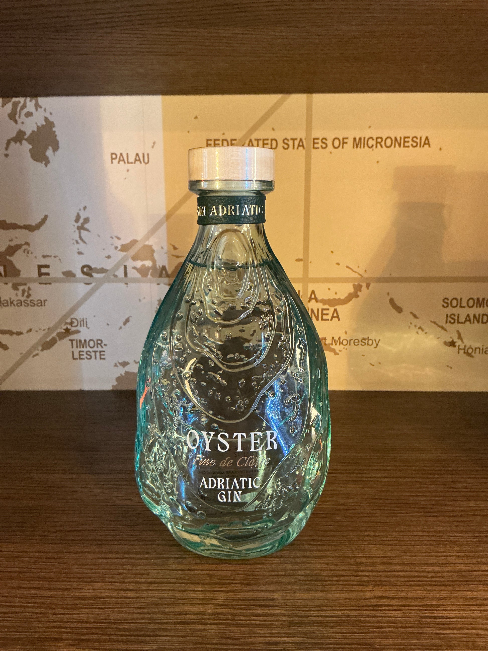 Oyster Fine de Claire Adriatic Gin — Croatian craft gin with mountain juniper and Adriatic botanicals, 42.5% ABV