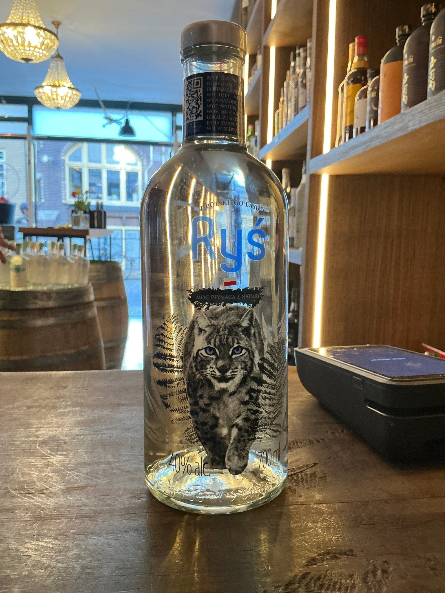 Clear Debowa ‘Rys’ Lynx Vodka bottle featuring a detailed lynx illustration, premium small-batch Polish distilled vodka in.