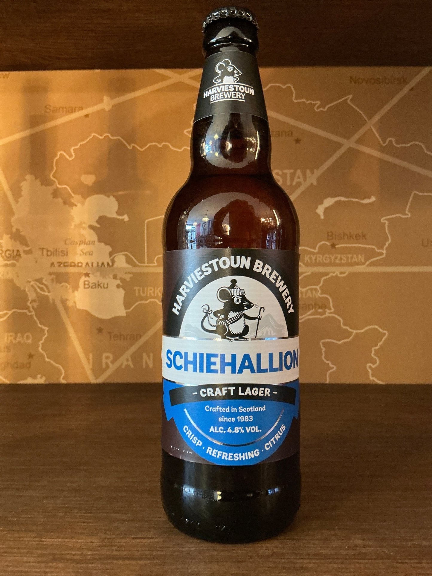 Harviestoun Brewery Schiehallion premium craft pale lager in a brown bottle with blue and white label, artisanal Dutch.