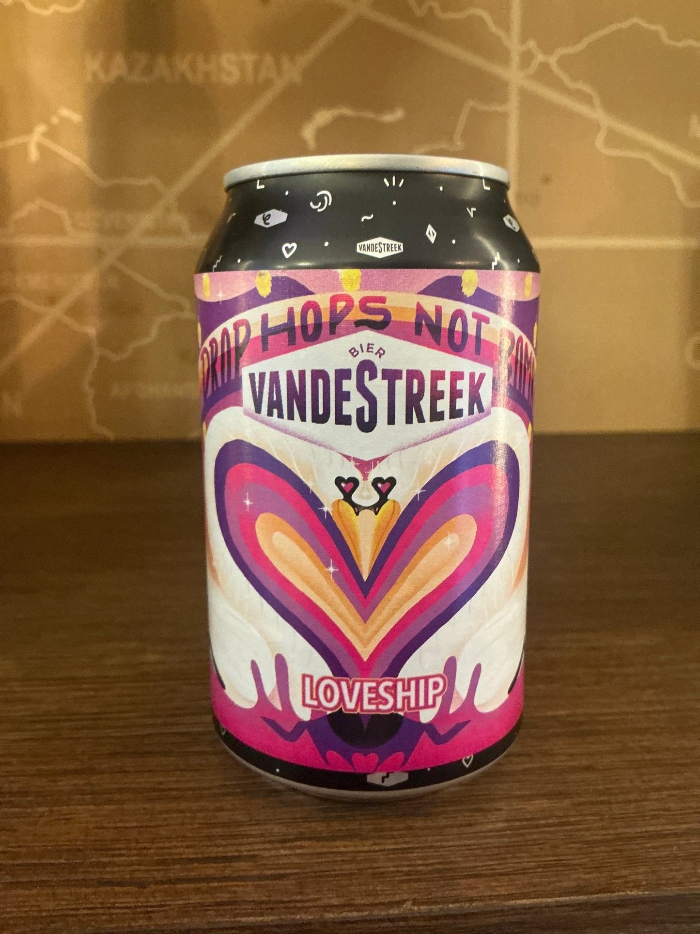 Van De Streek Loveship Double New England IPA can with vibrant pink and purple heart design, artisanal Dutch craft, limited.